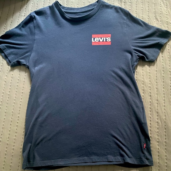 Small Levi’s Men’s Short Sleeve T-Shirt. Blue, red, white - Picture 2 of 6